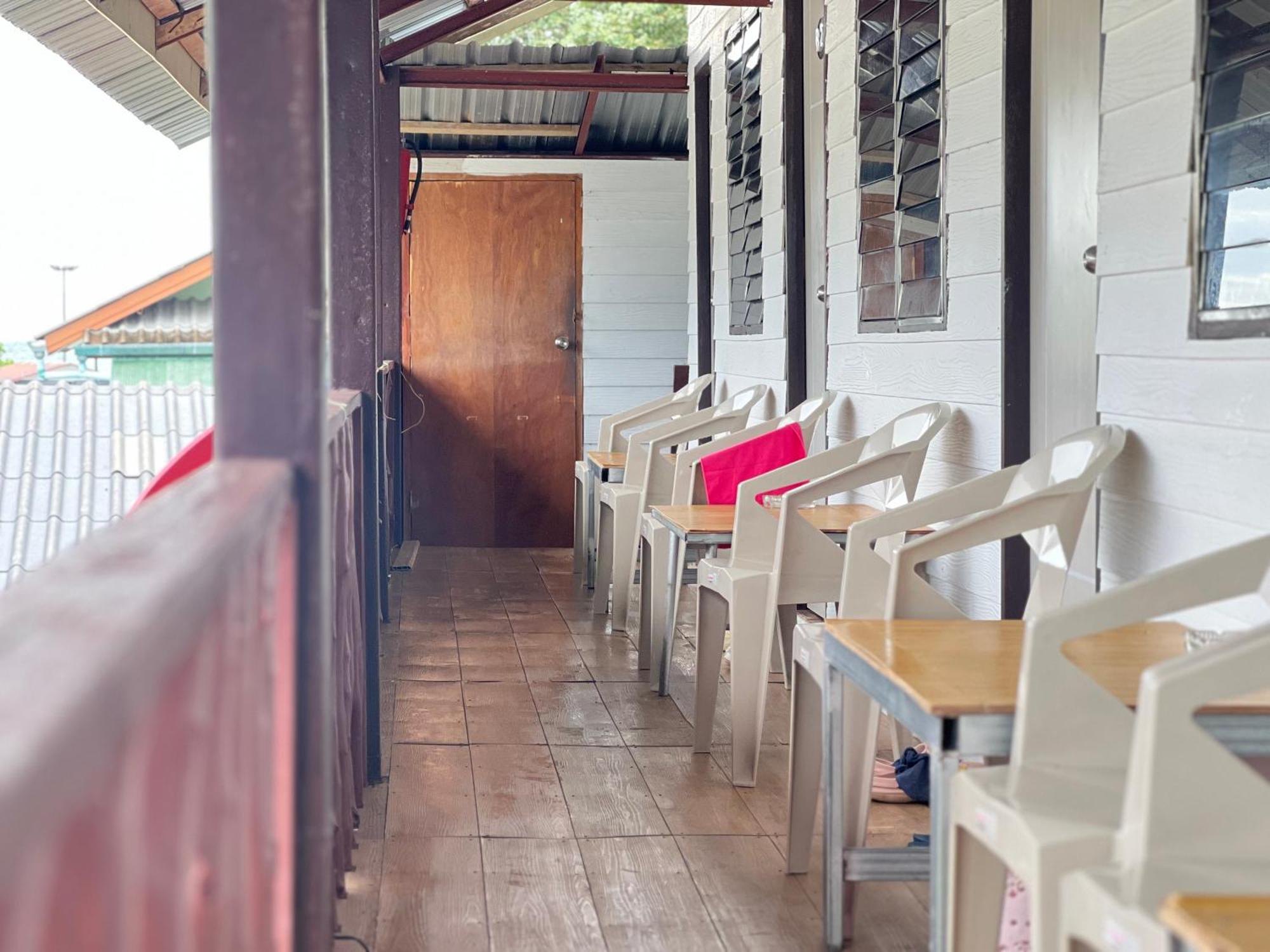 Lux Guesthouse Phi Phi-eilanden Buitenkant foto