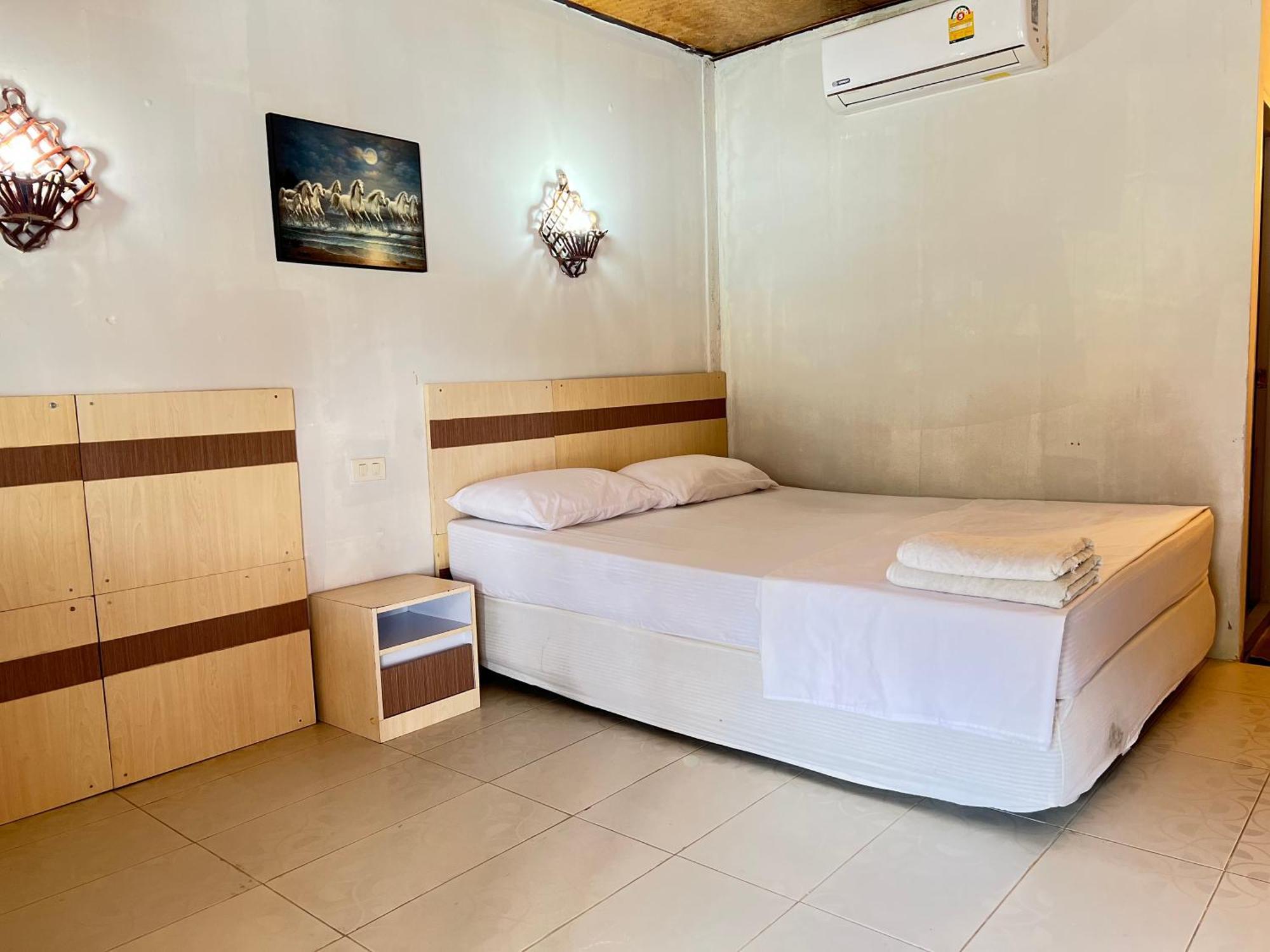 Lux Guesthouse Phi Phi-eilanden Buitenkant foto