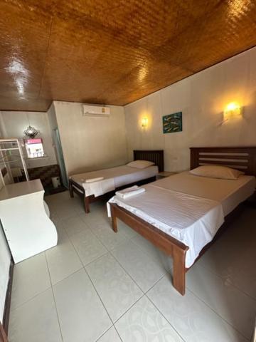 Lux Guesthouse Phi Phi-eilanden Buitenkant foto
