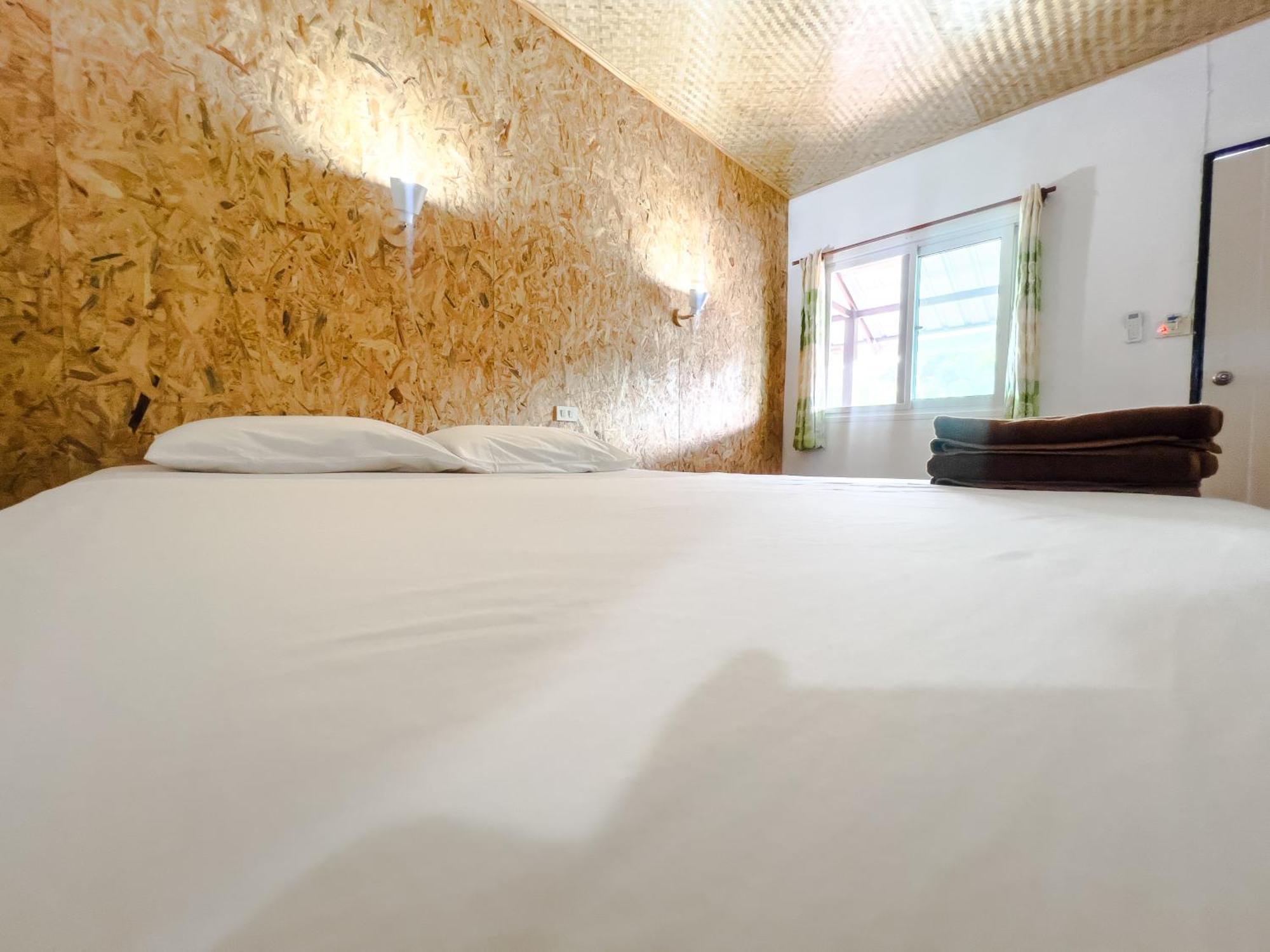 Lux Guesthouse Phi Phi-eilanden Buitenkant foto