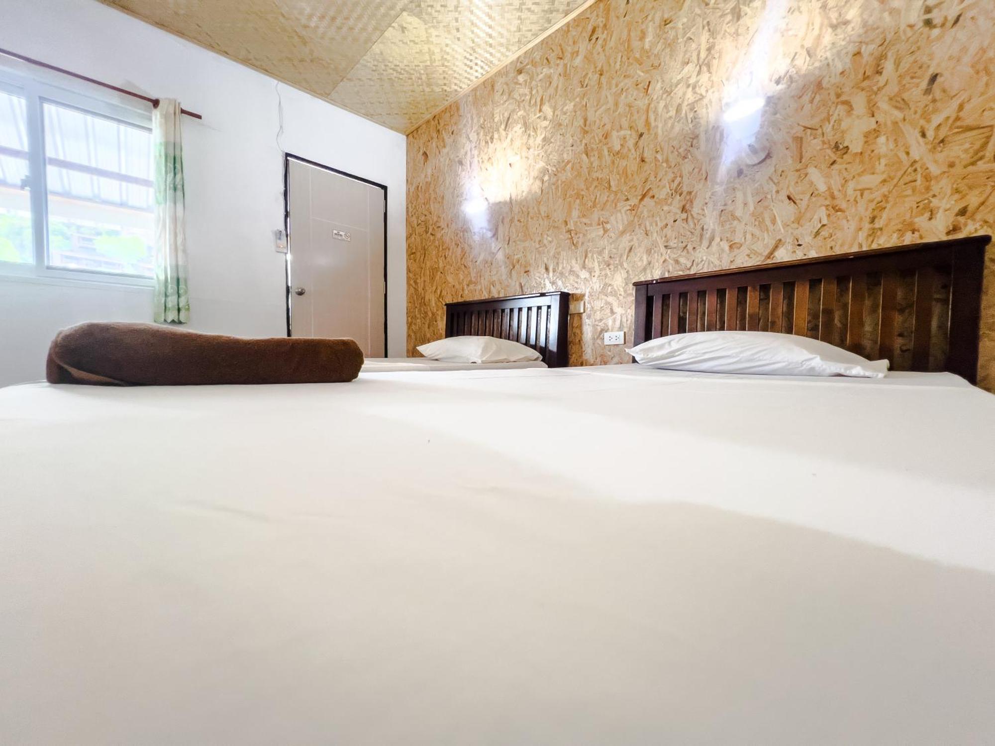 Lux Guesthouse Phi Phi-eilanden Buitenkant foto