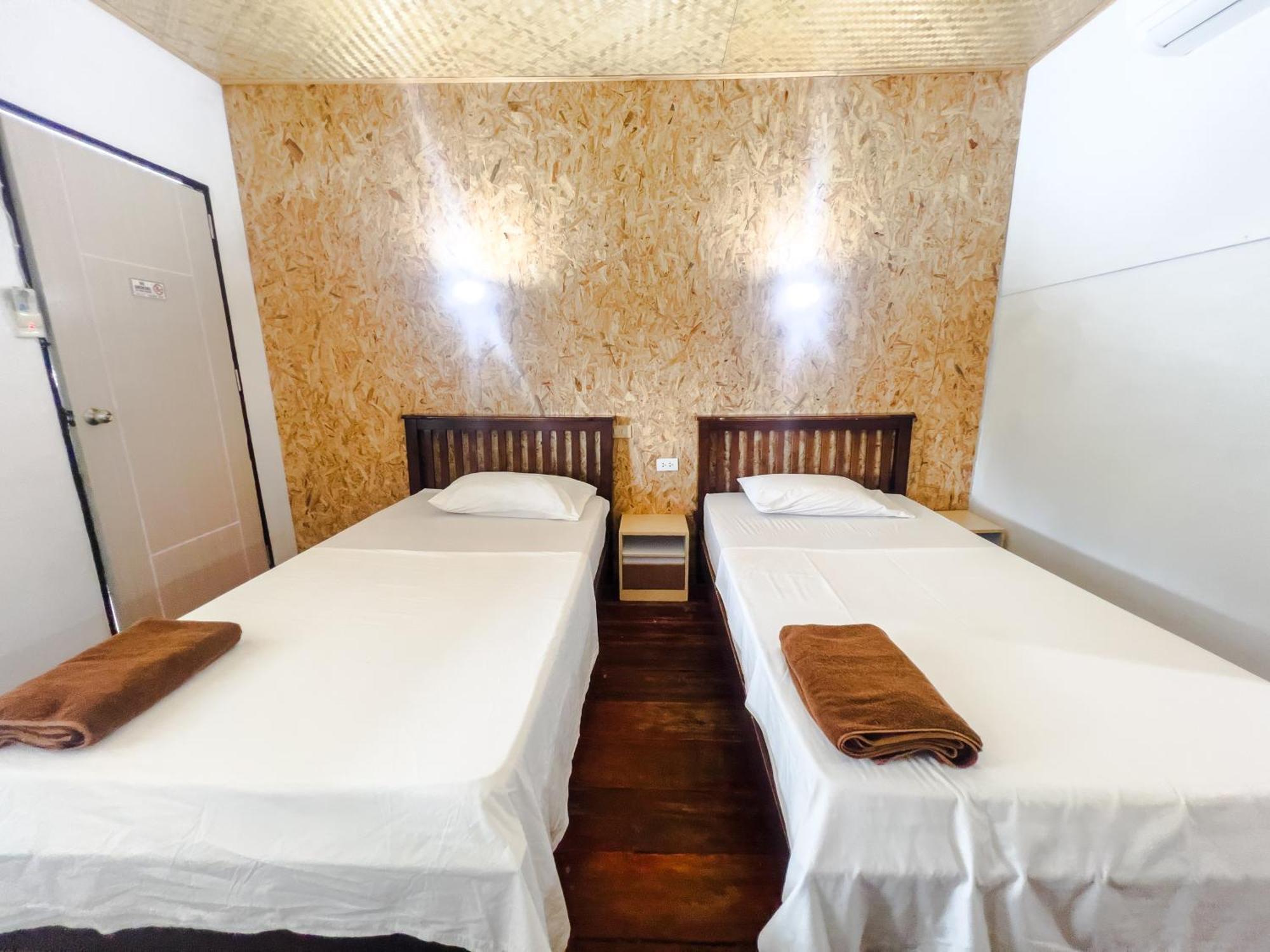 Lux Guesthouse Phi Phi-eilanden Buitenkant foto