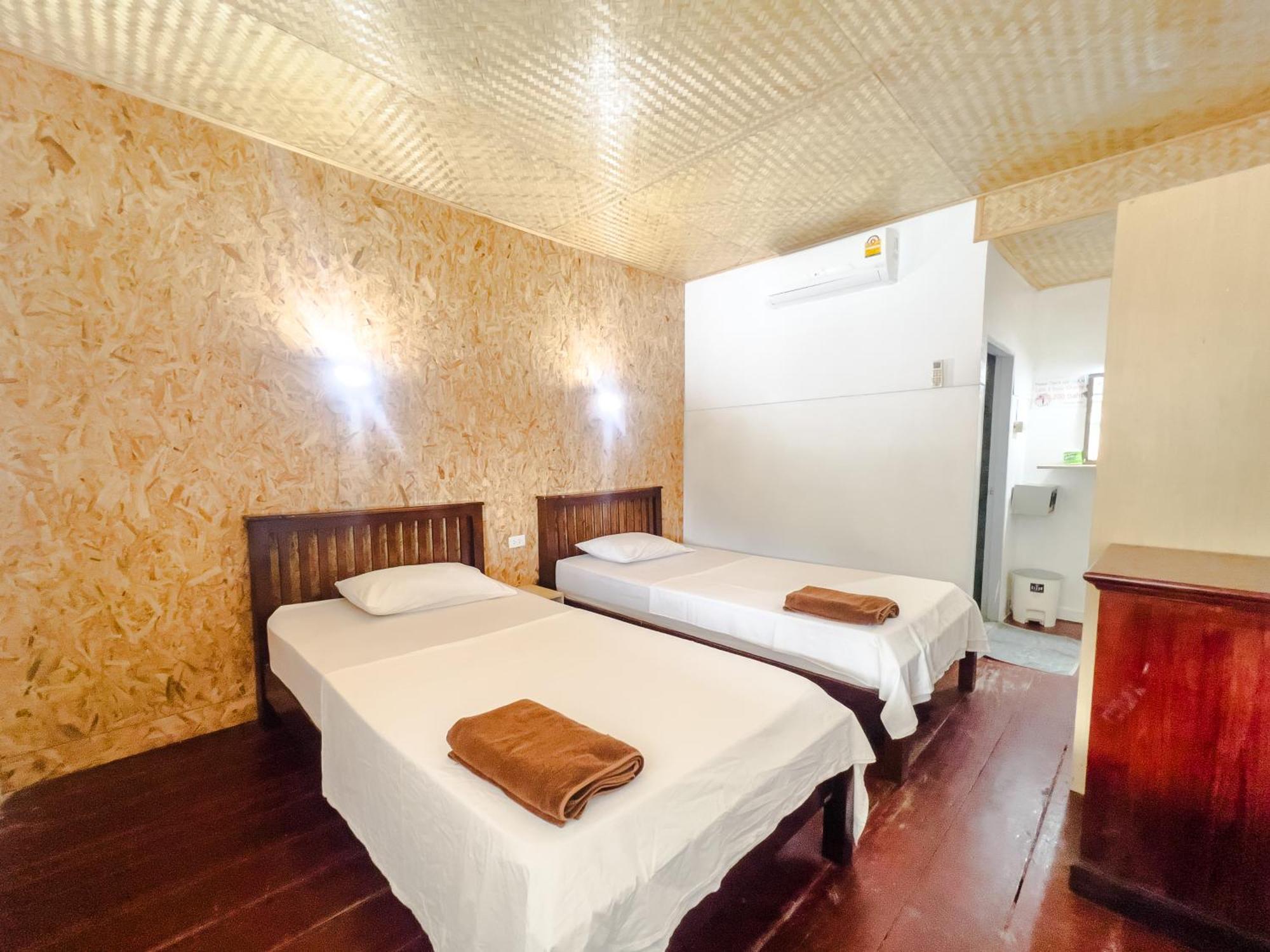Lux Guesthouse Phi Phi-eilanden Buitenkant foto